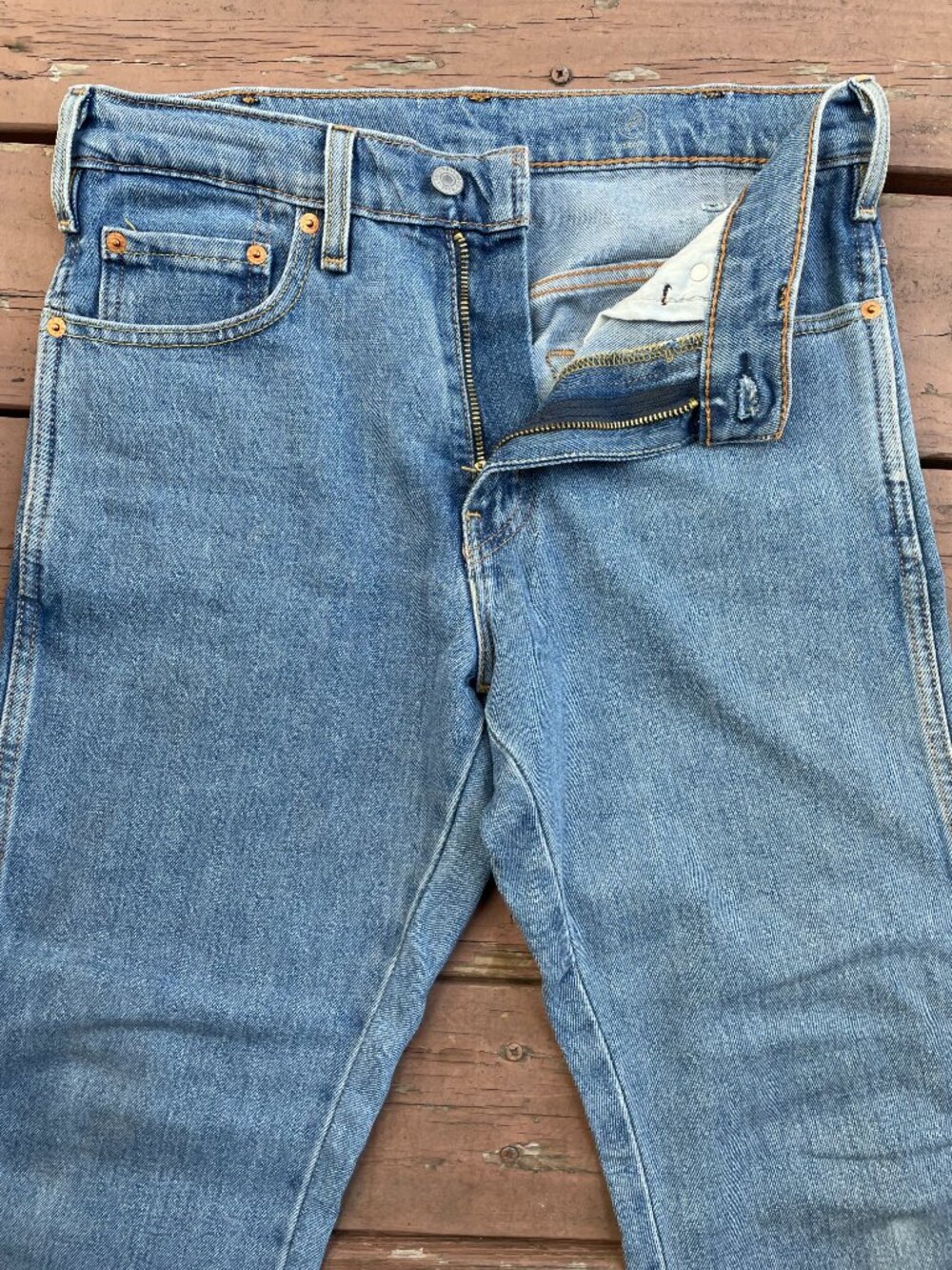 Levis Straight Cut Light Wash Jeans - Size W30 L30 - Picture 5 of 14